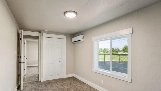 Building Photo - Charming Craftsman-Style Home in Boise 837...