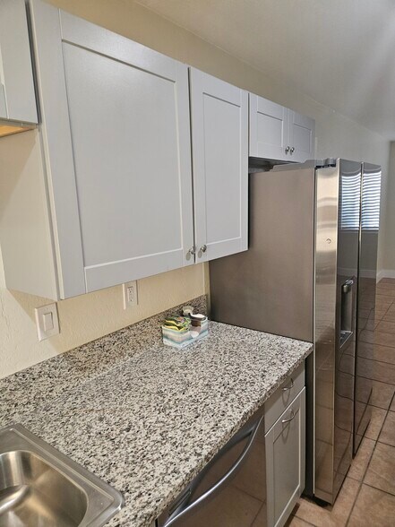 Building Photo - 9628 N 13th St