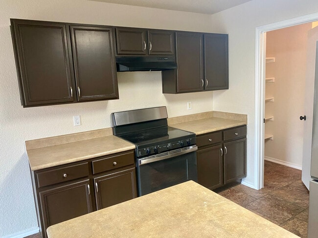 Building Photo - 14735 Bending Point