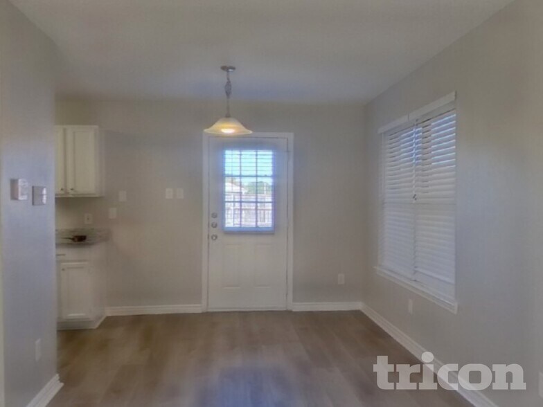 Building Photo - 815 Wyndham Pl