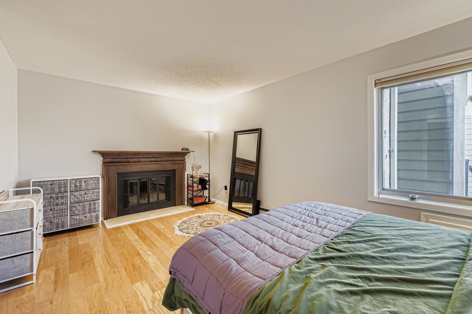 Building Photo - 2250 Ridge Dr