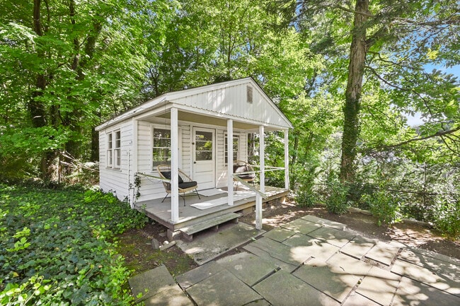 Building Photo - 36 Evergreen Rd