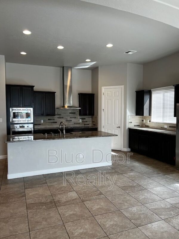 Building Photo - 7312 Valle Cantero Ln NW