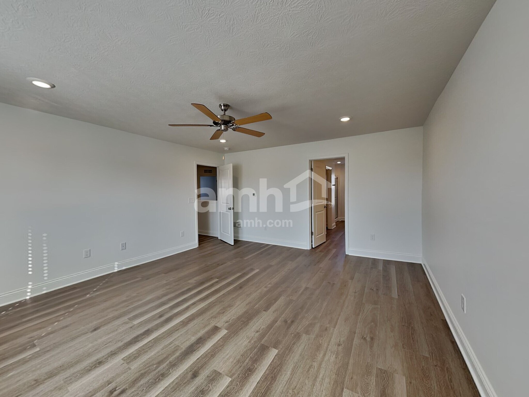 Building Photo - 9145 Henley Ave