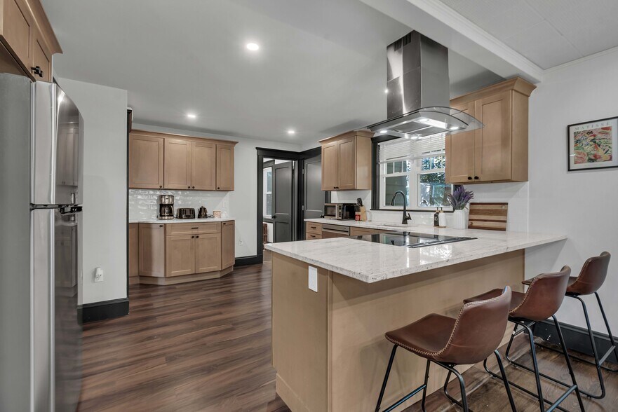 Building Photo - 50 Sprague St