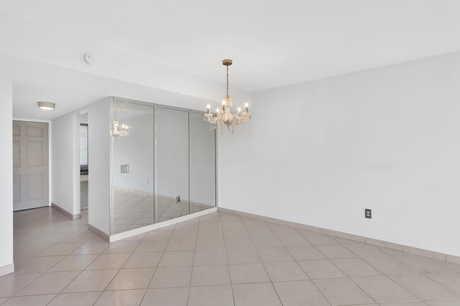 Building Photo - 4290 Deste Ct