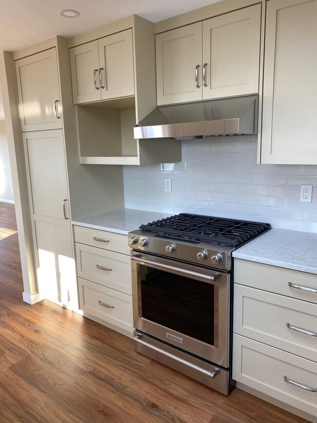 Building Photo - Modern 4-Bedroom Home with Panoramic Water & Mountain Views