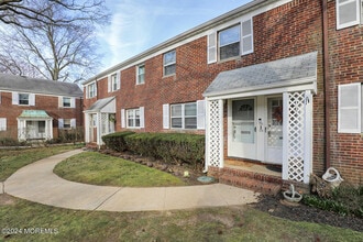 Building Photo - 155 Manor Dr