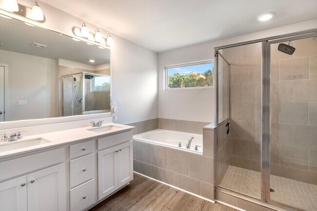 Building Photo - 420 Pt Pl Dr