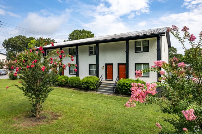 Building Photo - Elements44