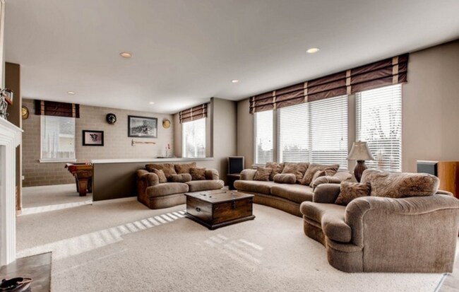 Building Photo - Beautiful 5 Bed 2.5 Bath Renton Home!