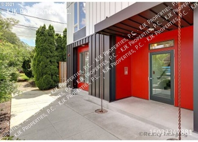 Building Photo - Winter Special: Look & Lease Within 24 Hou...