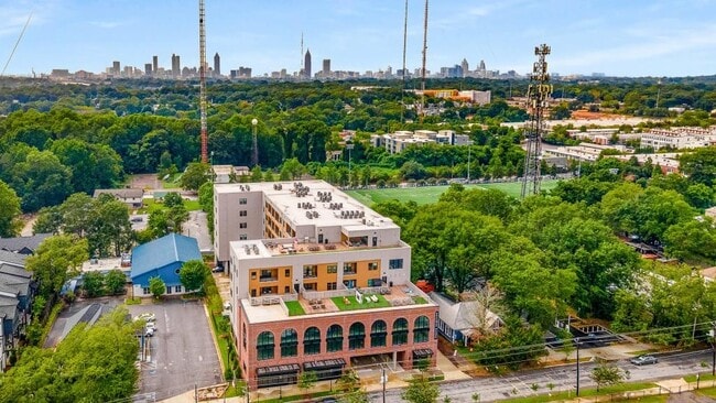 Building Photo - 112 Rogers St NE