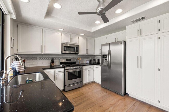 Building Photo - 235 Santa Barbara Cir