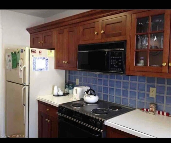 Building Photo - 65 Mallard Dr