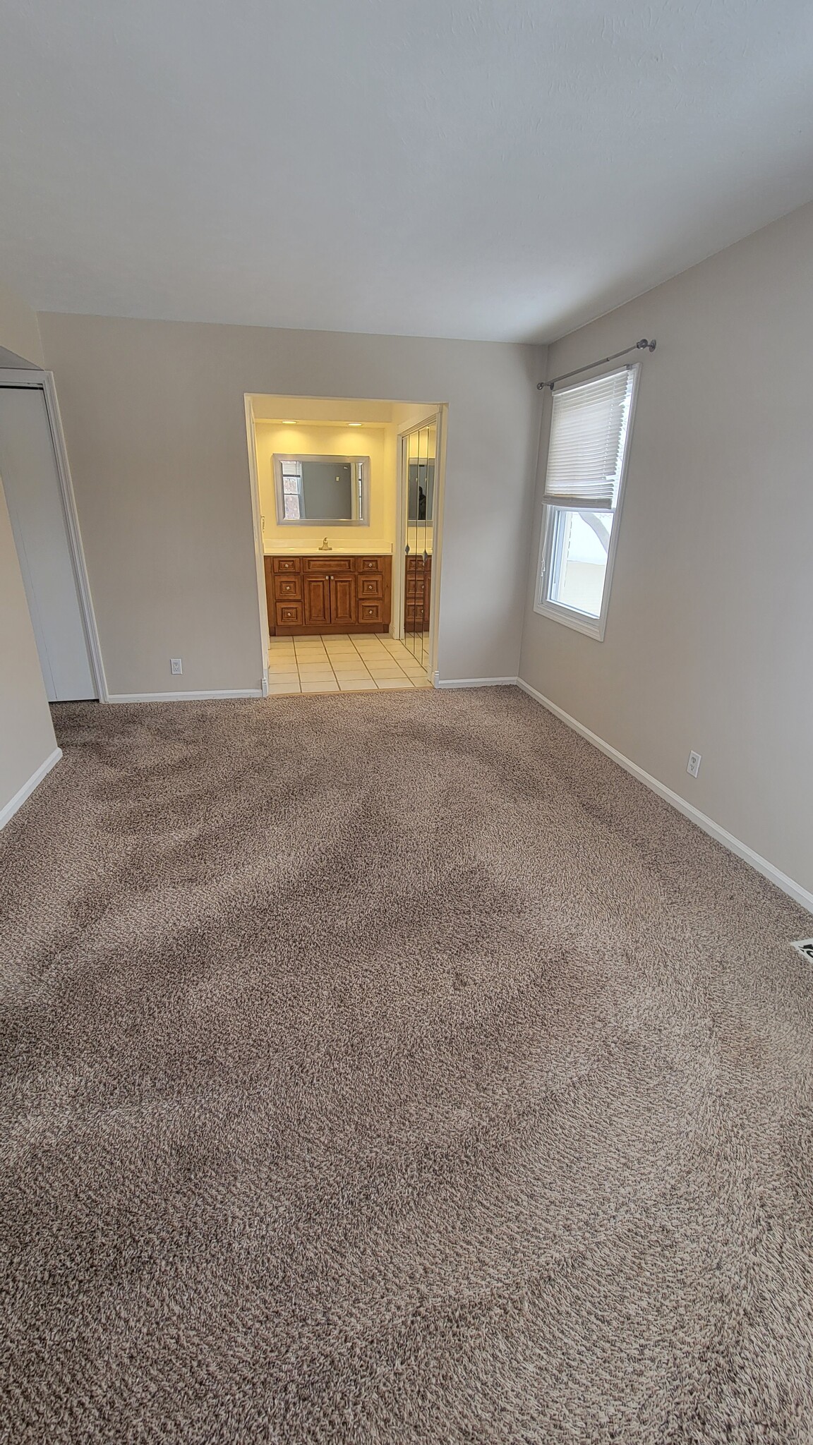 Bedroom - 2107 Glouchester Dr