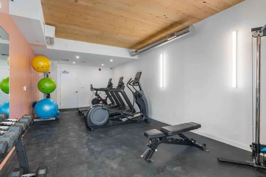 Building Photo - 154 Broadway-SI FL2-ID1106