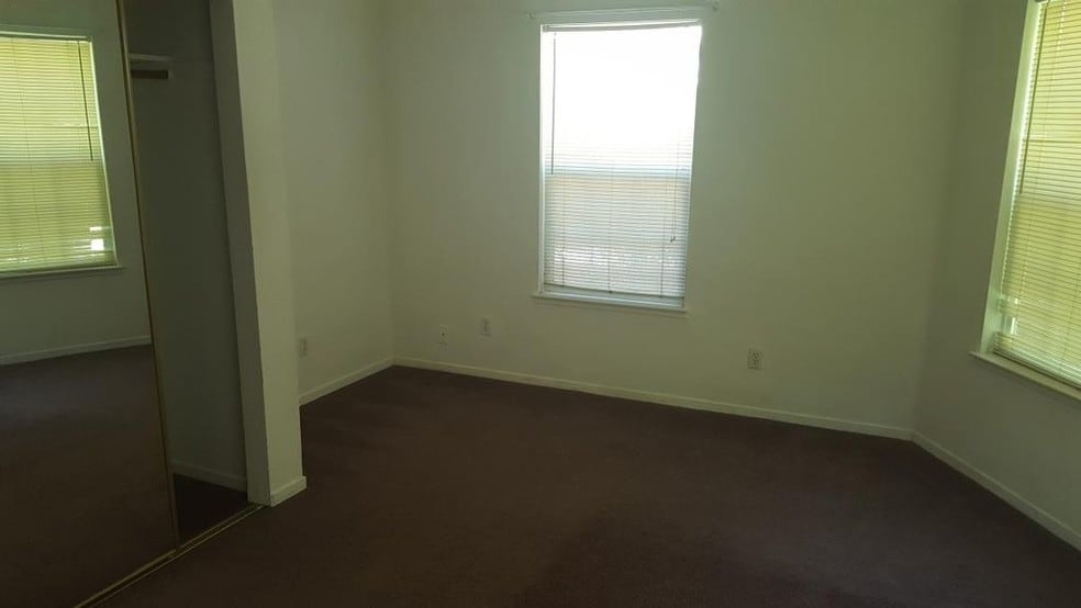 Building Photo - 2022 4th St