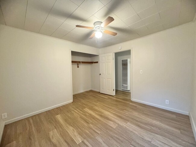 Building Photo - **Reserve for SUMMER 2026** Large house close to CSUC