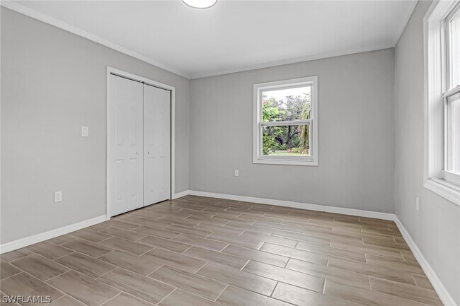 Building Photo - 1152 Harbor Dr