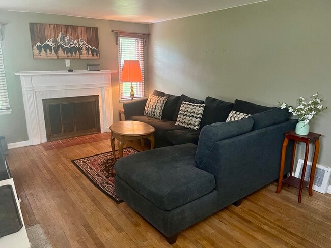 Building Photo - 210 Callahan Rd