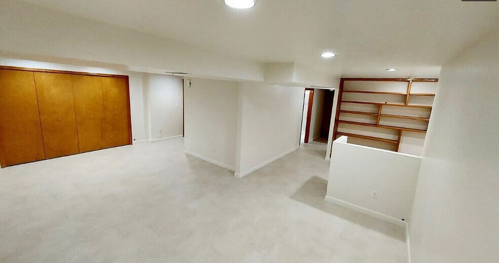 Building Photo - 5449 S Ceylon Way