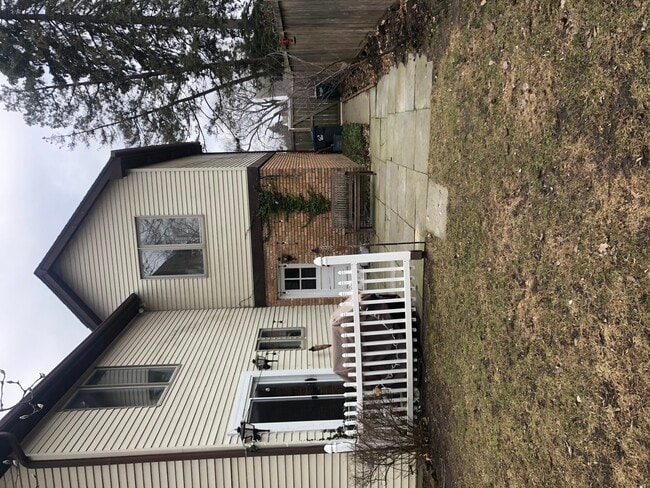 Building Photo - 3203 Sprucewood Rd