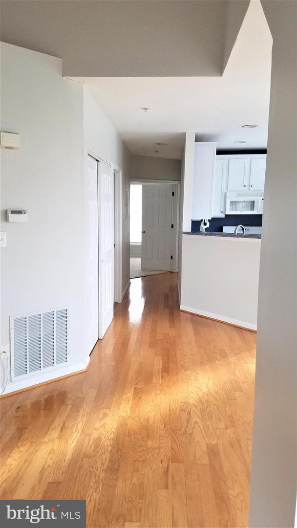 Building Photo - 25320 Lake Mist Square