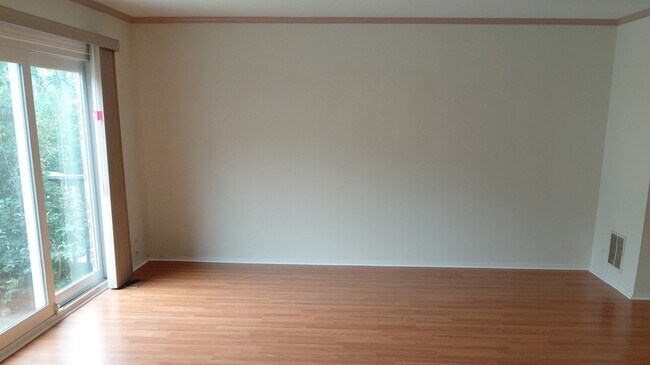 Building Photo - 1538 Coloma Ct N