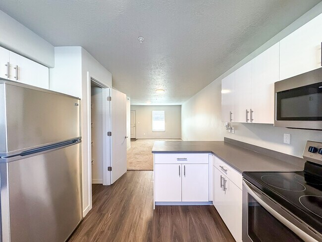 Building Photo - 64 W 600 S