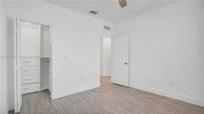 Building Photo - 4991 SW 135th Ave