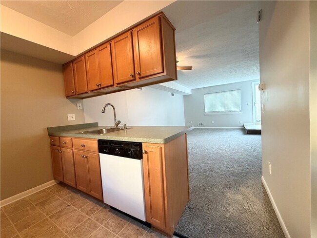 Building Photo - 422 Eastbrooke Ln