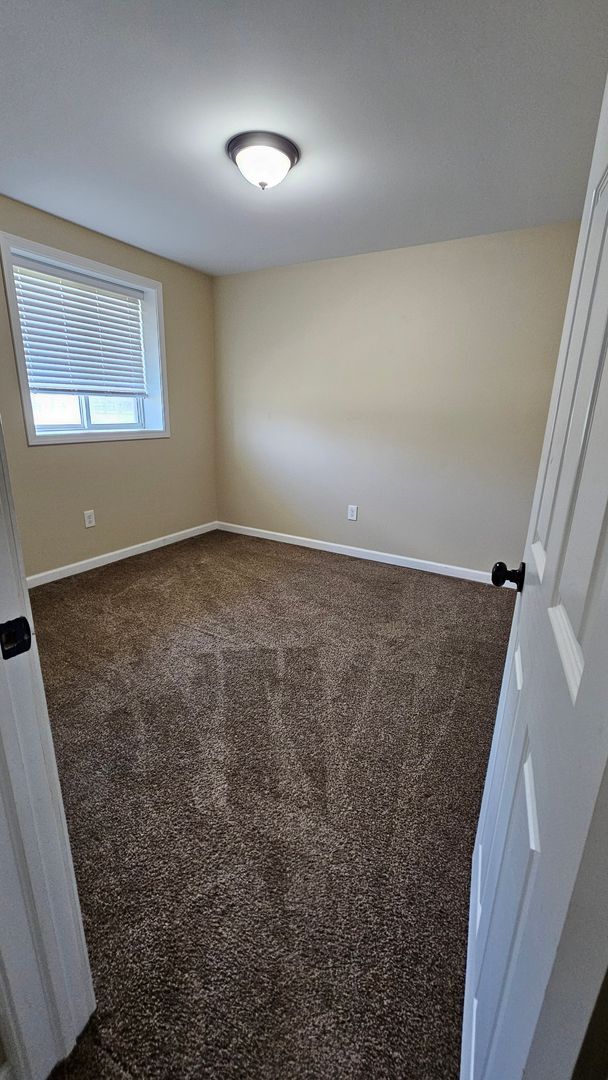 Building Photo - UPDATED 2 BEDROOM DUPLEX HOMES FOR LEASE!