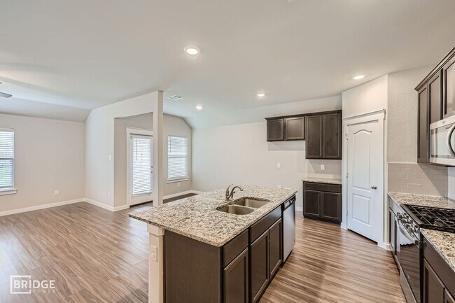 Building Photo - 6129 Fall Creek Ln