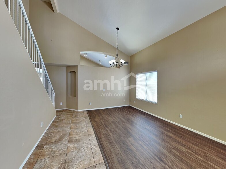 Building Photo - 10126 Olla Ave