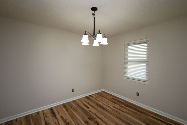 Building Photo - 282 Parkview Cir