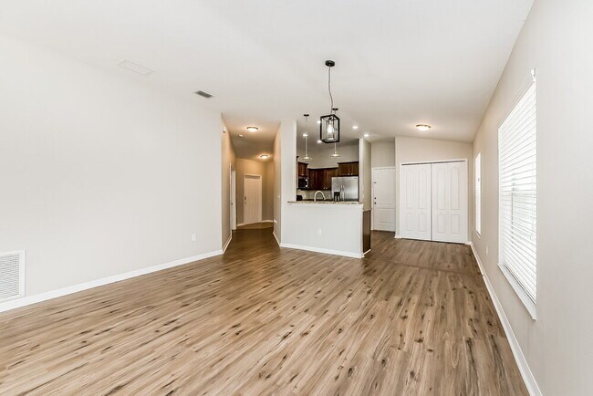 Building Photo - 1037 Seminole Sky Dr