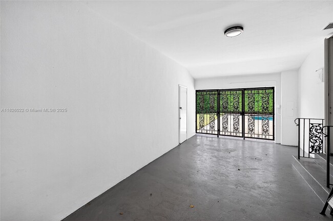Building Photo - 839 NE 97th St