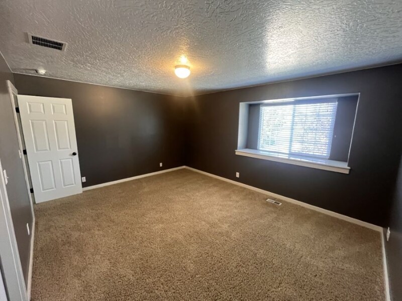 Building Photo - 2801 W Lost Rapids Dr