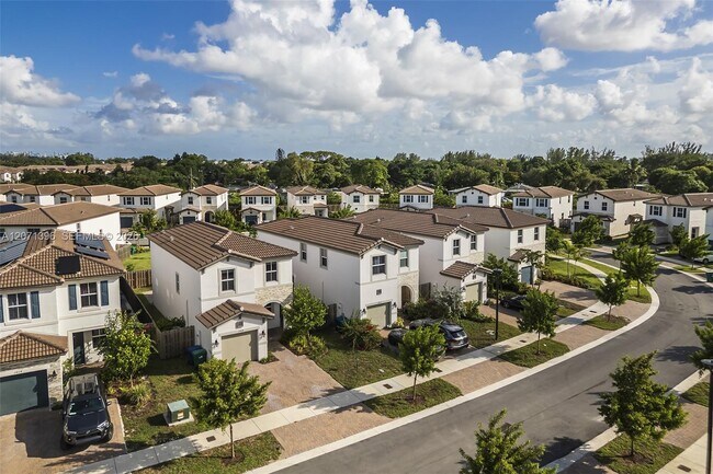 Building Photo - 2408 NW 131st Cir