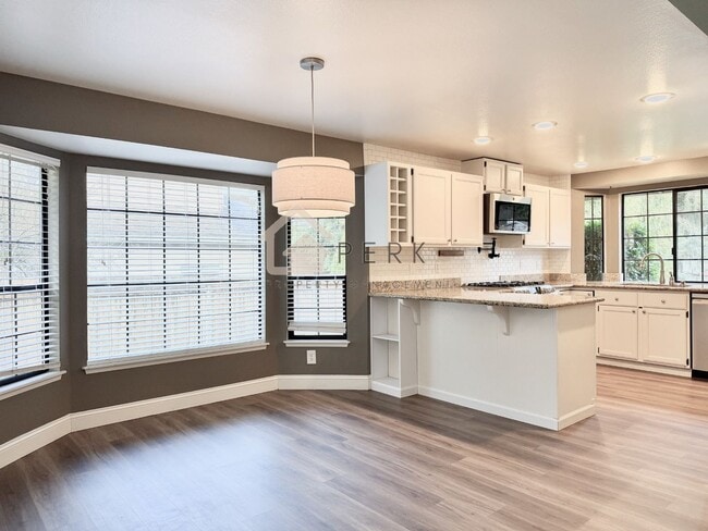 Building Photo - Beautifully Updated 3-Bedroom Home with A/C, Fenced Yard & Modern Finishes