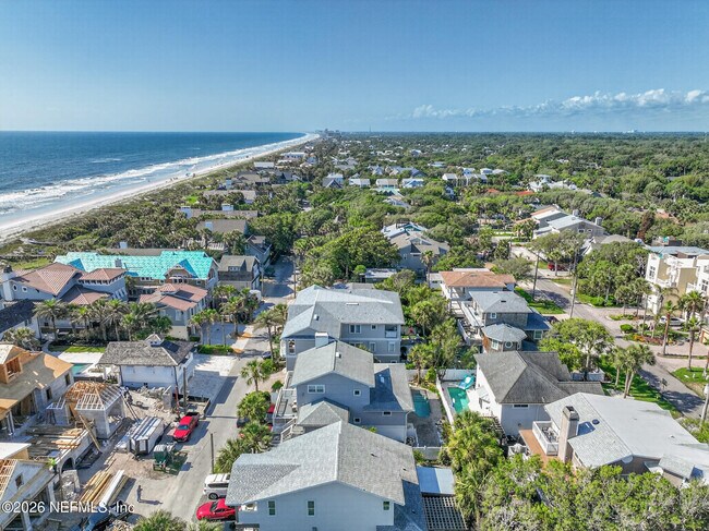 Building Photo - 1766 Beach Ave