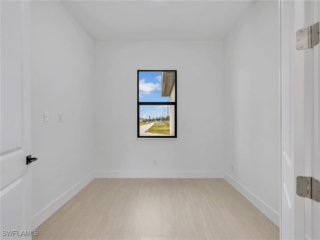 Building Photo - 1624 NW 9th Ave