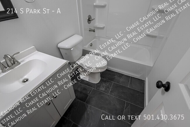 Building Photo - 214 S Park St