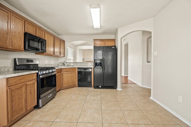 Building Photo - 23 N Golden Oak Dr