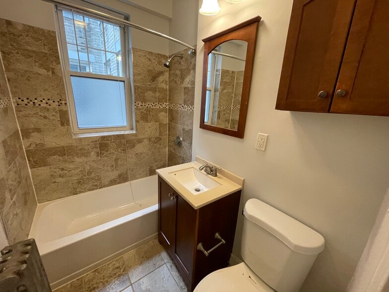 Building Photo - 260 Chestnut Hill Ave