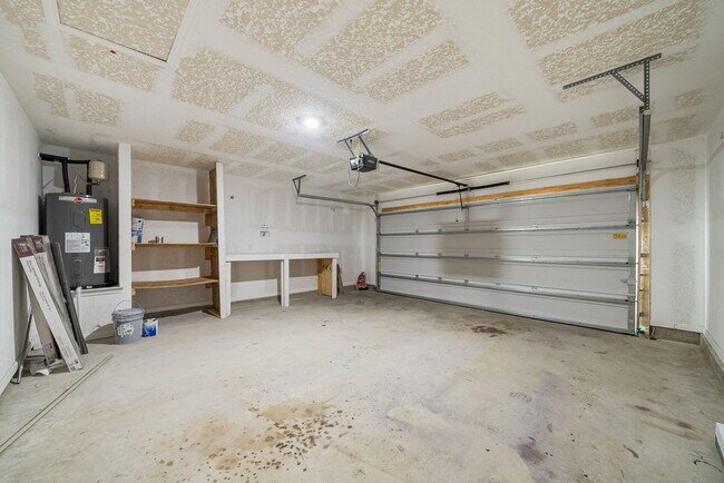 Building Photo - 39 Riverwalk Xing