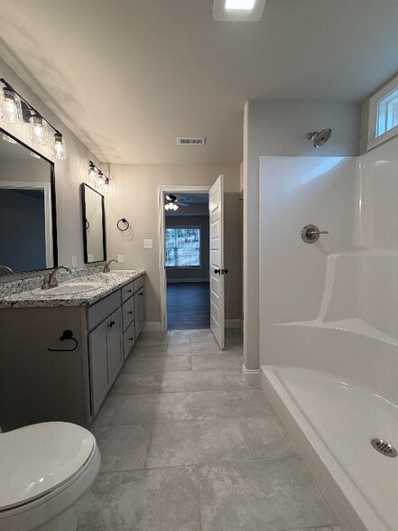 Building Photo - 2615 Parkers Mdw Ln