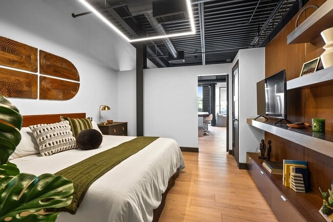 Building Photo - Stunning Fully Furnished Condo in Downtown...