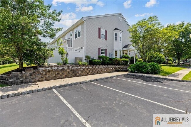 Building Photo - 305 Harvest Ln